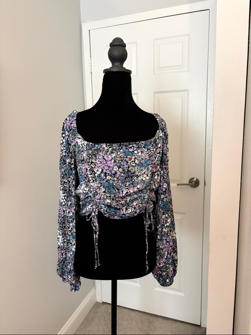 Floral Square-Neck Long Sleeve Crop Top - Multicolor